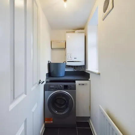 247 Serviced Accommodation In Stafford- 3Br Townhouse Exterior photo